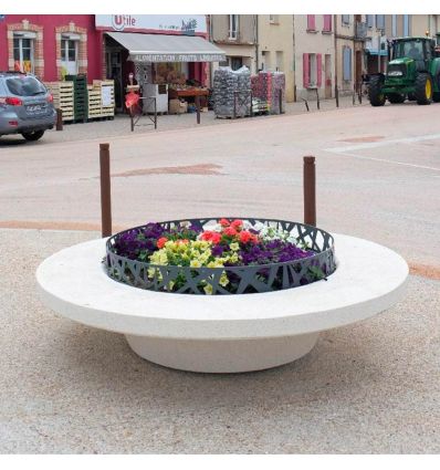 Bac à fleur en béton avec assise
