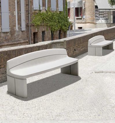 Banc public en béton élégant