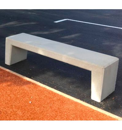 Banquette publique extérieure en béton