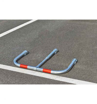Barrière de parking rabattable avec cadenas