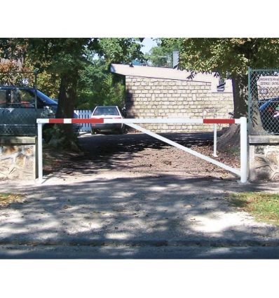 Barrière Pivotante télescopique 3 à 4,75 m en acier
