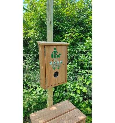Borne de propreté canine en bois