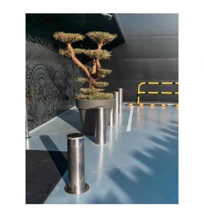 Borne escamotable automatique en inox