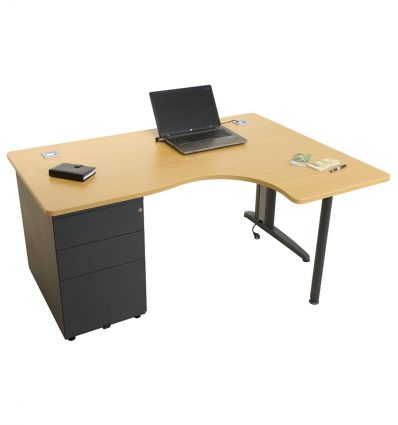 Bureau asymétrique avec retour professionnel