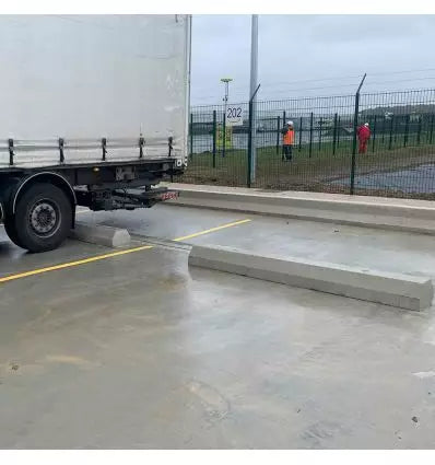 Butée de parking béton pour voiture ou camion