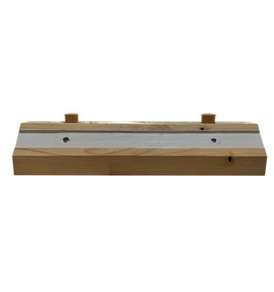 Butée de roue en bois pour parking avec bandes réfléchissantes