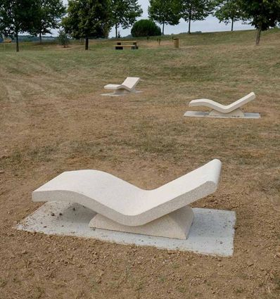 Chaise longue mobilier urbain en béton