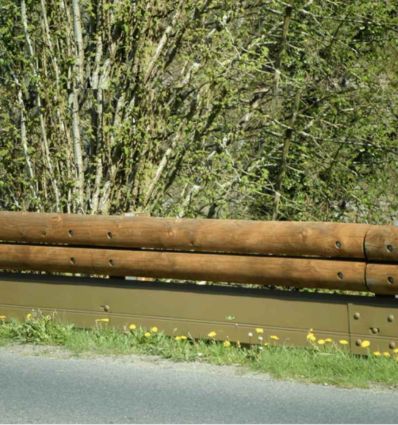 Écran de protection moto pour glissière de sécurité bois