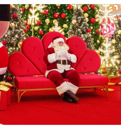 Fauteuil rouge Pere Noel​