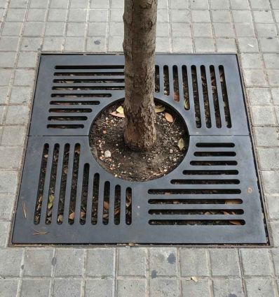 Grille d'arbre en fonte carré - Impu