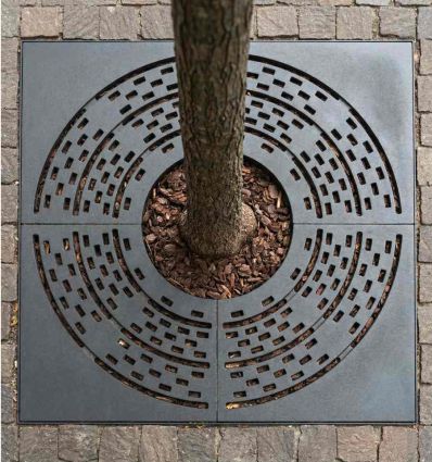 Grille d'arbre en fonte carré normée PMR