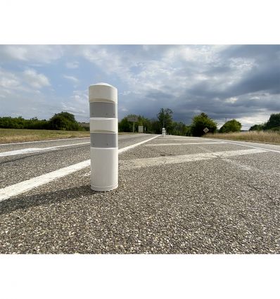 J11 - Balise Autorelevable de Renforcement d'un Marquage Continu Classe 2