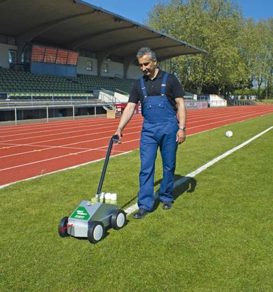 Kit traceur de ligne et peintures aérosol terrain de sport