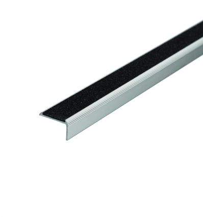Nez de marche en alu et minéral antidérapant 39 x 18 mm extérieur