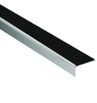 Nez de marche en alu et minéral antidérapant 59 x 20 mm extérieur