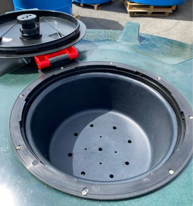 Panier de filtration pour cuve de stockage d'eau aérienne en PEHD