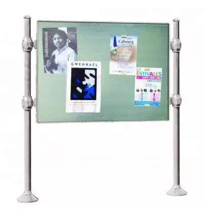 Panneau d'affichage extérieur libre