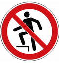 Panneau Interdiction de monter - P019