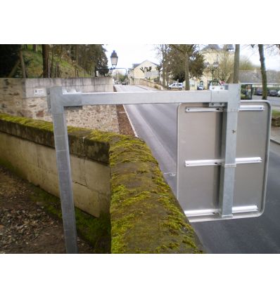 Platine d'assemblage pour poteaux rectangulaires