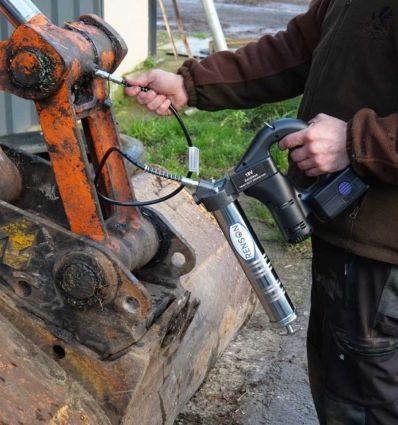 Pompe a graisse sur batterie