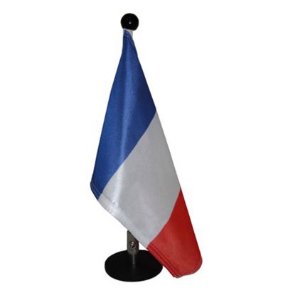 Porte drapeau voiture