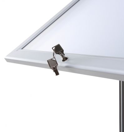 Porte menu sur pied en alu argenté 2 x A4