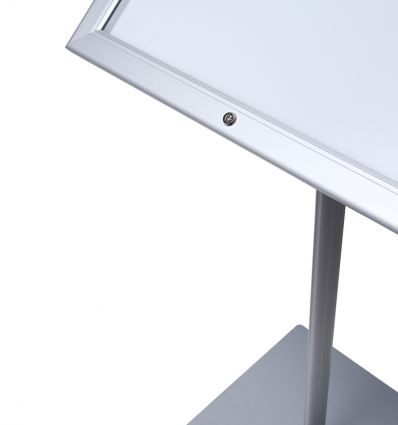 Porte menu sur pied en alu argenté 2 x A4