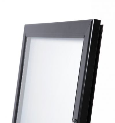 Porte menu sur pied en alu noir design 4 x A4