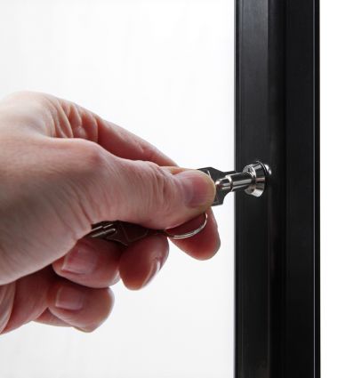 Porte menu sur pied en alu noir design 4 x A4