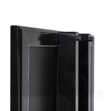 Porte menu sur pied en alu noir 8 x A4