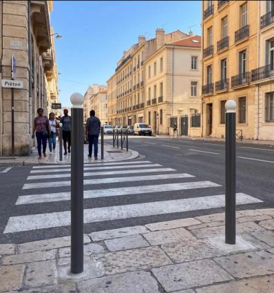 Potelet boule PMR avec ou sans platine (conforme loi handicap)