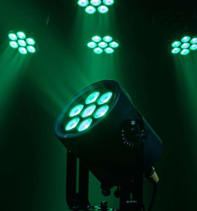 Projecteur scenique 7 x 25 W