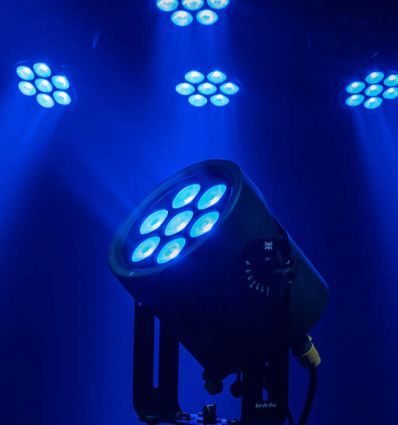 Projecteur scenique 7 x 25 W