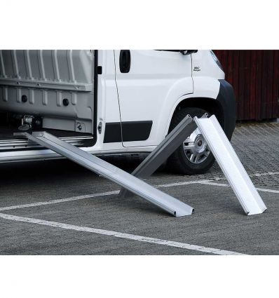 Rampe de chargement pliable avec rebords 350 à 700 kg