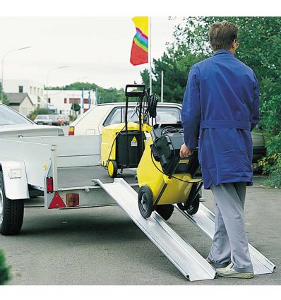 Rampe de chargement pliable avec rebords 350 à 700 kg