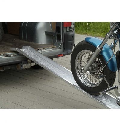 Rampe de chargement pliable avec rebords 350 à 700 kg