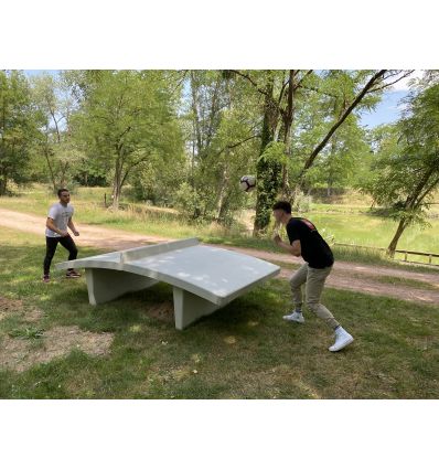 Table de teqball en béton exterieur