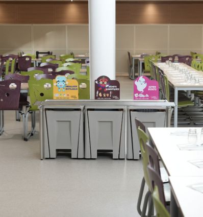 Table de Tri Cantine Plastique Recyclé