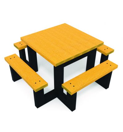Table extérieure pour enfant en plastique recyclé