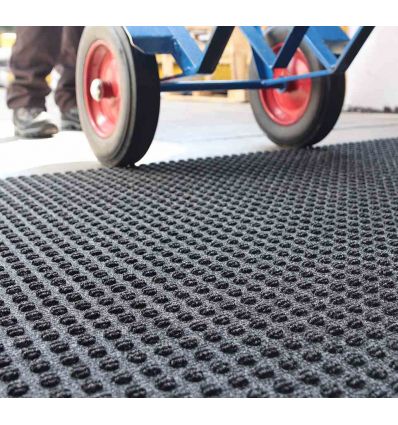 Tapis absorbant pour chariot élévateur