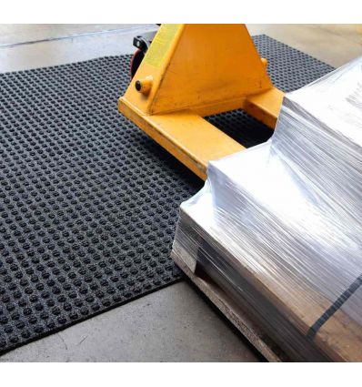 Tapis absorbant pour chariot élévateur
