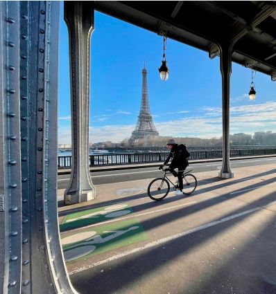 Thermocollé vélo blanc sur fond vert