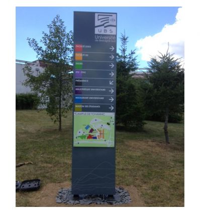Totem publicitaire extérieur monobloc plat