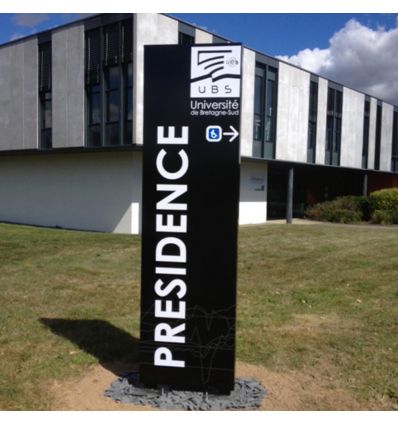 Totem publicitaire extérieur monobloc plat